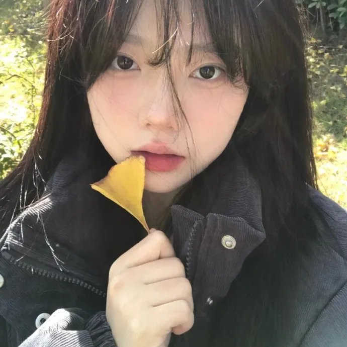 红衣小女孩